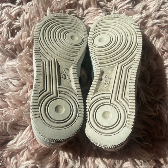 Nike Air Force 1 Pink and White Leather Sneaker Women’s Size 8 - Picture 10 of 11